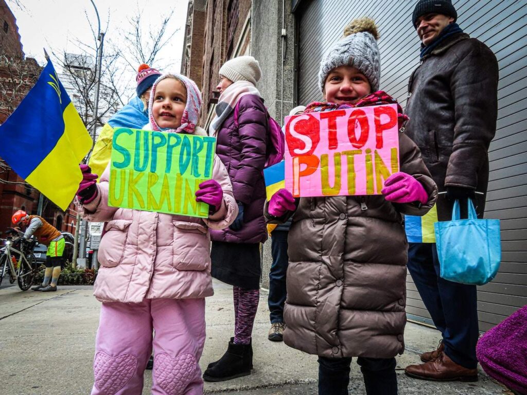 Stop the war - Photo by Katie Godowski from Pexels