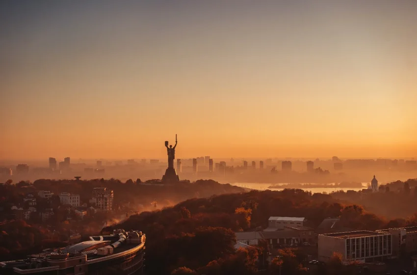  Space for Ukraine: The People’s Satellite and Starlink in Action