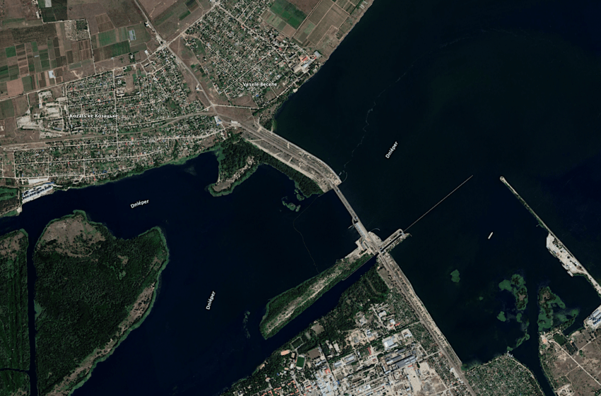  Chronicles of Destruction: Monitoring the Kakhovka Dam Damage from Space